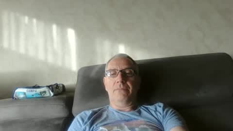 Snapshot of maxou569 chatting on November 3, 8:37 am maxou569 online show from November 3, 8:37 am