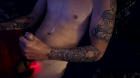 Snapshot of maxpleasure13141540 chatting on December 5, 3:50 pm maxpleasure13141540 online show from December 5, 3:50 pm