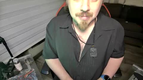 Snapshot of maxredz chatting on May 5, 3:58 am Max online show from May 5, 3:58 am
