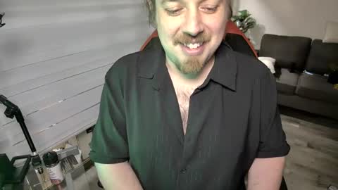 Snapshot of maxredz chatting on July 5, 4:19 am Max online show from July 5, 4:19 am