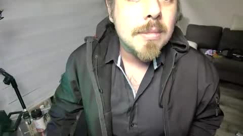 Snapshot of maxredz chatting on July 15, 3:34 am Max online show from July 15, 3:34 am