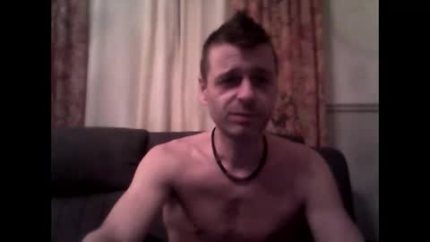 Snapshot of maxthewolf chatting on November 22, 1:04 am MaxTheWolf online show from November 22, 1:04 am
