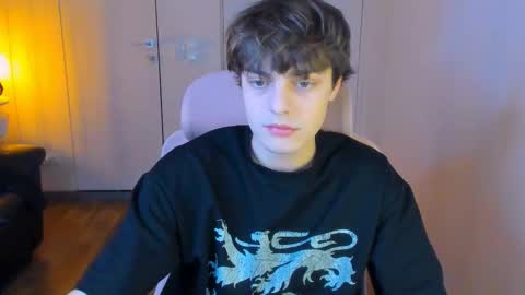 Snapshot of maxvibee chatting on March 2, 4:47 pm Max online show from March 2, 4:47 pm