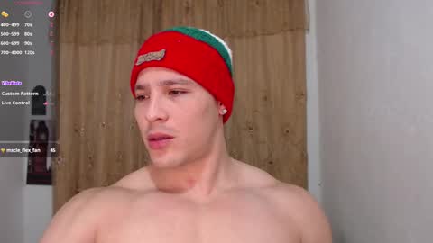 Snapshot of maxwel949813 chatting on December 26, 6:19 am Max online show from December 26, 6:19 am