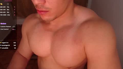 Snapshot of maxwel949813 chatting on February 25, 8:36 am Max online show from February 25, 8:36 am