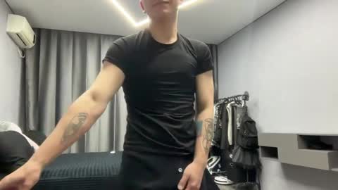 Snapshot of maxwoolf chatting on April 18, 7:07 pm Max online show from April 18, 7:07 pm