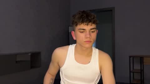 Snapshot of maxwoolf chatting on May 7, 2:00 pm Max online show from May 7, 2:00 pm