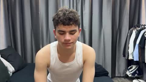 Snapshot of maxwoolf chatting on May 21, 4:25 pm Max online show from May 21, 4:25 pm