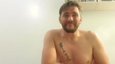 Snapshot of maxx916 chatting on October 13, 7:41 am Max online show from October 13, 7:41 am