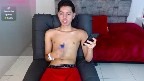 Snapshot of maxx_bigcock_ chatting on June 10, 3:11 pm Max online show from June 10, 3:11 pm