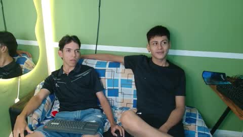 Snapshot of maxx_dick chatting on November 13, 7:24 pm maxx_dick online show from November 13, 7:24 pm