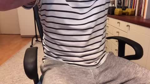 Max online show from December 9, 7:39 am