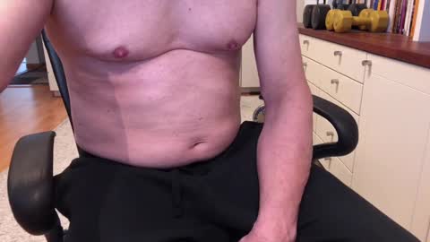 Max online show from December 18, 8:42 am