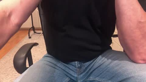 Max online show from October 22, 6:46 am