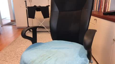 Max online show from April 17, 7:11 am