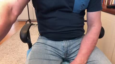 Snapshot of maxx_martin chatting on April 28, 7:57 am Max online show from April 28, 7:57 am