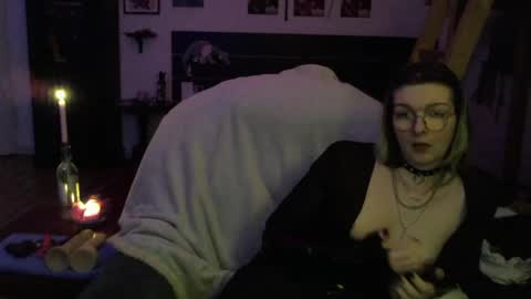 MAXXIE DAMAGE online show from March 7, 9:45 pm