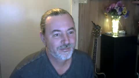 Snapshot of maxximum1972 chatting on May 28, 2:53 am maxximum1972 online show from May 28, 2:53 am
