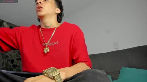 Snapshot of maxxx_bigcock chatting on June 19, 3:22 am Max online show from June 19, 3:22 am