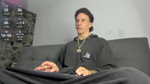 Snapshot of maxxx_bigcock chatting on June 20, 11:07 pm Max online show from June 20, 11:07 pm
