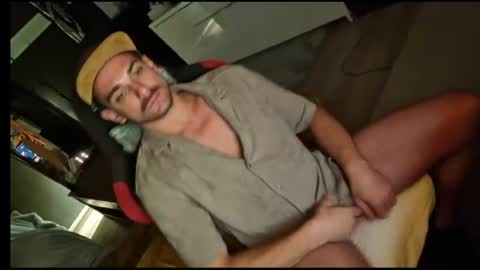 Snapshot of maxxxhard_ chatting on June 15, 10:01 pm maxxxhard_ online show from June 15, 10:01 pm
