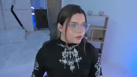 Maxine Minx online show from November 19, 2:00 am