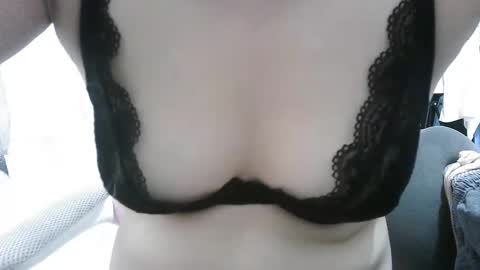 Snapshot of may171822 chatting on September 13, 3:17 am may online show from September 13, 3:17 am