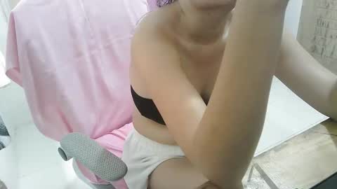 Snapshot of may171822 chatting on September 24, 3:43 am may online show from September 24, 3:43 am