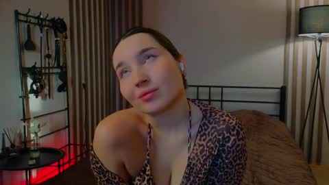 Dani and May online show from March 3, 4:58 am