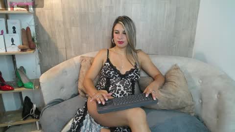 may_wood online show from April 10, 12:10 pm