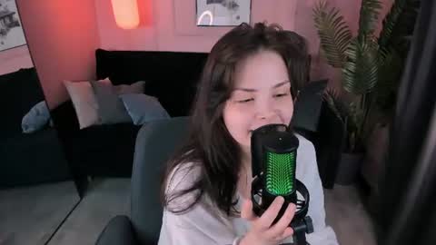 Snapshot of maya___muse chatting on June 20, 2:09 pm Maya online show from June 20, 2:09 pm