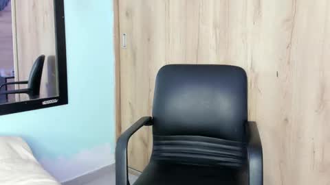 Snapshot of maya__fox chatting on March 13, 10:38 pm OF mayitta19 online show from March 13, 10:38 pm