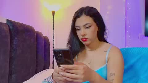 Snapshot of maya_blue_ chatting on May 3, 4:07 am Maya online show from May 3, 4:07 am