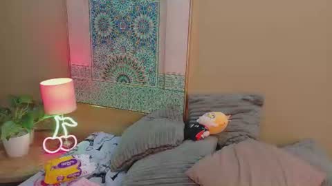 Snapshot of maya_house chatting on July 16, 3:34 am maya_house online show from July 16, 3:34 am