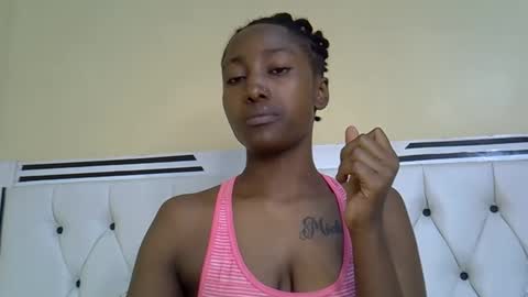 Snapshot of maya_melody chatting on March 3, 11:43 pm maya_melody online show from March 3, 11:43 pm