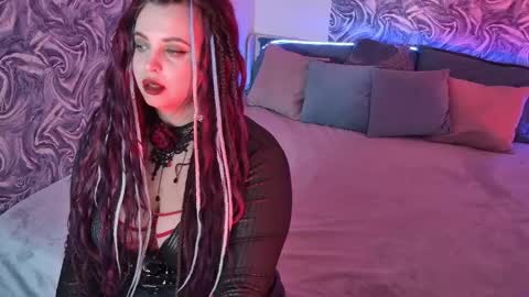 Snapshot of maya_mils chatting on May 18, 4:07 am Maya Mils online show from May 18, 4:07 am