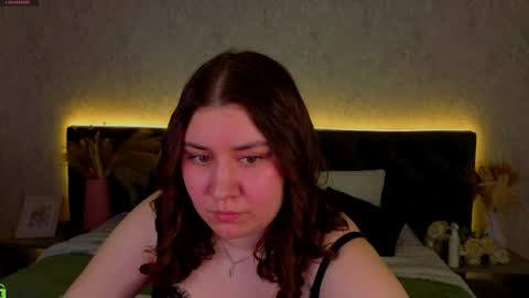 Snapshot of maya_raay chatting on April 11, 1:10 am Maya online show from April 11, 1:10 am