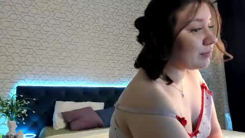 Snapshot of maya_raay chatting on April 20, 1:08 am Maya online show from April 20, 1:08 am