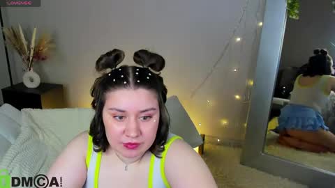 Snapshot of maya_raay chatting on April 21, 1:07 am Maya online show from April 21, 1:07 am