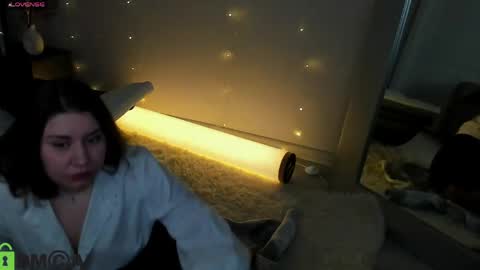 Snapshot of maya_raay chatting on May 5, 1:35 am Maya online show from May 5, 1:35 am