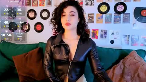 Snapshot of maya_rogerss chatting on April 19, 2:49 pm Maya online show from April 19, 2:49 pm