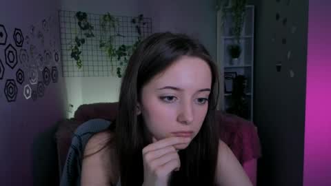 Snapshot of maya_venz chatting on April 14, 12:11 pm Maya online show from April 14, 12:11 pm