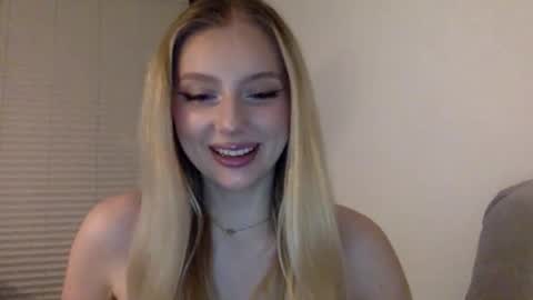 Snapshot of mayaflirt chatting on March 1, 4:42 pm mayaflirt online show from March 1, 4:42 pm