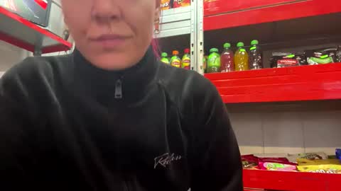 Snapshot of mayaweissx chatting on November 4, 4:55 am MayaWeissX online show from November 4, 4:55 am