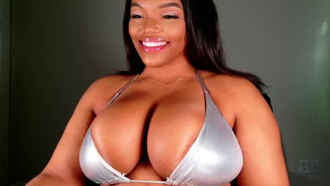 MayBabi online show from February 12, 2:21 pm