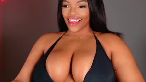 MayBabi online show from March 4, 11:19 am