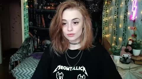 maybe_yours333 online show from April 17, 11:57 am