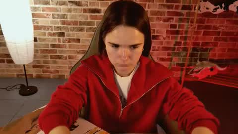 maybloom_ online show from November 10, 5:28 am