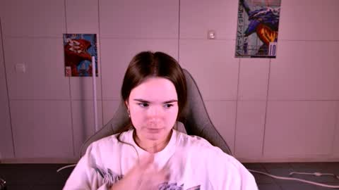 maybloom_ online show from November 27, 5:20 am