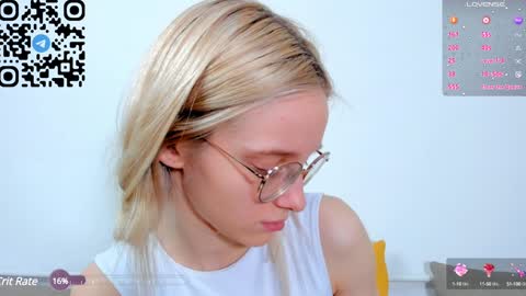 Snapshot of maydaguy chatting on February 2, 6:37 am Megan online show from February 2, 6:37 am